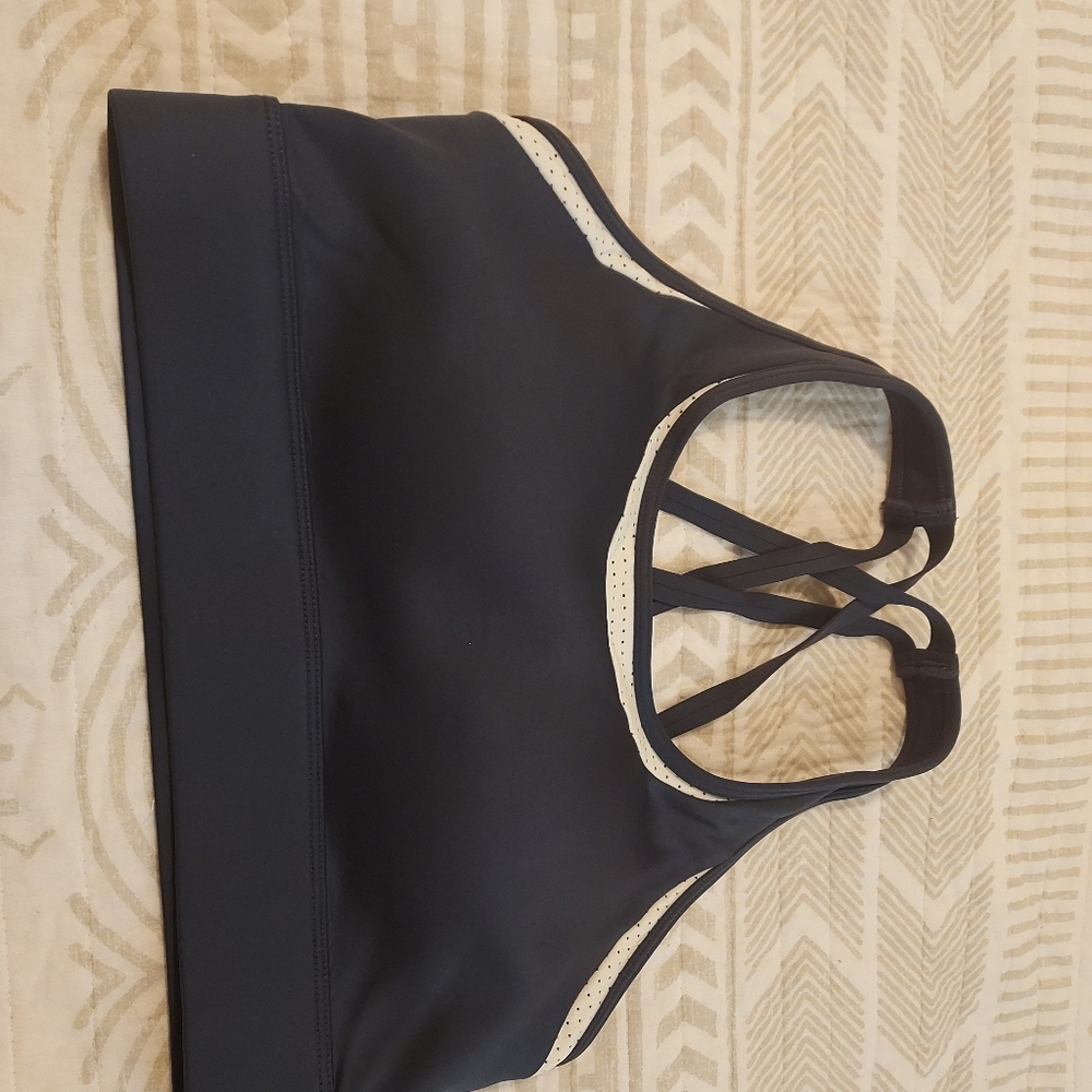 Sports bra